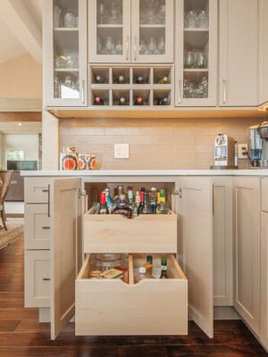 还在烦恼你的厨具没地方放吗?设计一个这样的橱柜岂不是完美收纳？！