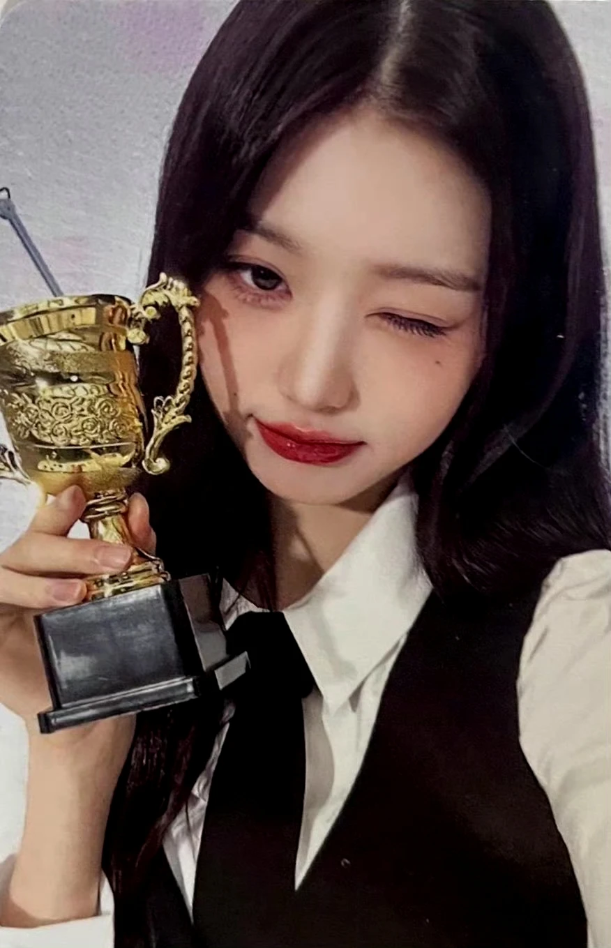 231007 张元英 小卡 - 高清图片,堆糖,美图壁纸兴趣社区